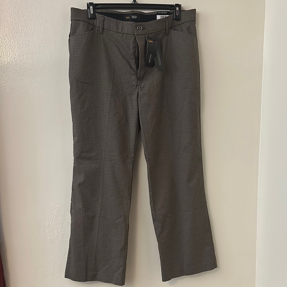 Lee Brown Trousers with Straight-Leg Cut and Smooth Texture